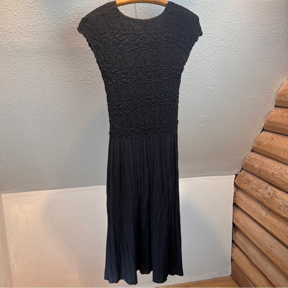 JERRY • T Black Gathered Stretch Bodice w/Cap sleeves, rnd neck, gathered Skirt - Picture 5 of 5